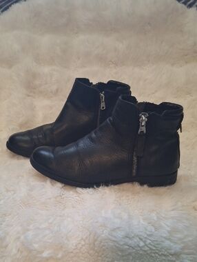 Steve Madden Black Leather Double Zip Ankle Boots - Women's US 7M/ EU 37